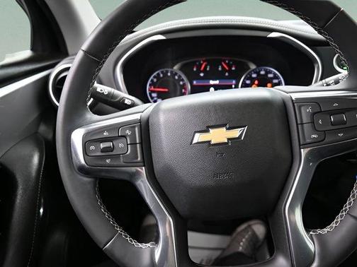 Iridescent Pearl Tricoat 2023 Chevrolet Blazer 3LT