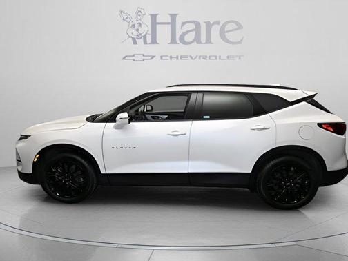 Iridescent Pearl Tricoat 2023 Chevrolet Blazer 3LT