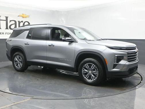 Sterling Gray Metallic 2026 Chevrolet Traverse LT
