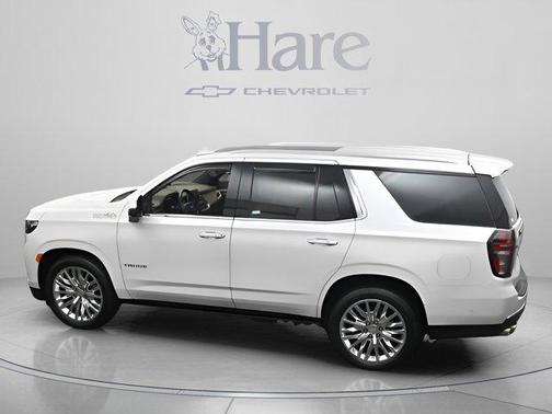 Iridescent Pearl Tricoat 2023 Chevrolet Tahoe High Country