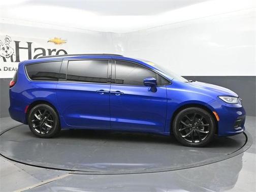 2021 Chrysler Pacifica Touring-L