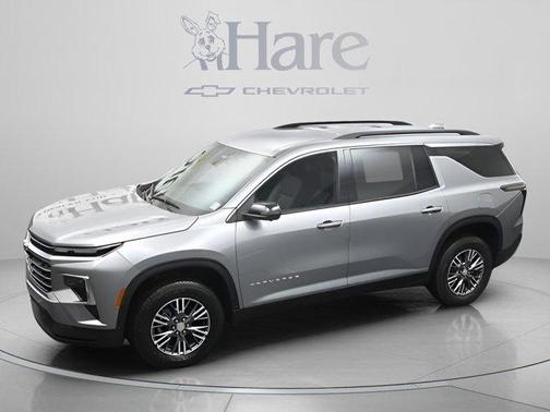 Sterling Gray Metallic 2026 Chevrolet Traverse LT