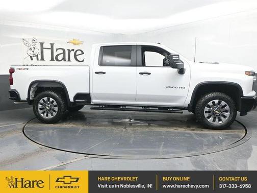 Summit White 2026 Chevrolet Silverado 2500 Custom Truck