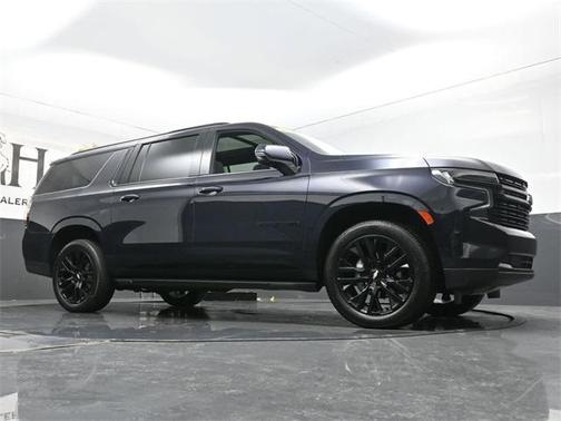 2023 Chevrolet Suburban RST