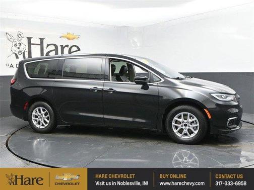2023 Chrysler Pacifica Touring-L