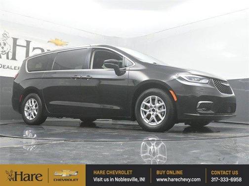2023 Chrysler Pacifica Touring-L