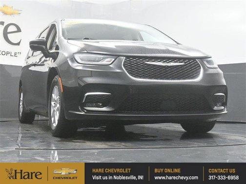 2023 Chrysler Pacifica Touring-L