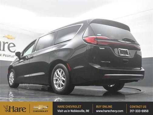 2023 Chrysler Pacifica Touring-L