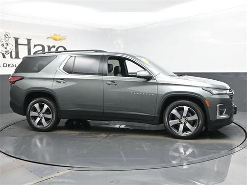 2022 Chevrolet Traverse LT Leather