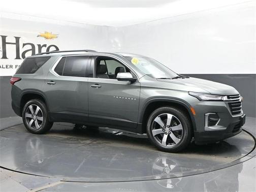 2022 Chevrolet Traverse LT Leather