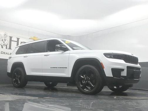 Bright White Clearcoat 2023 Jeep Grand Cherokee L Laredo