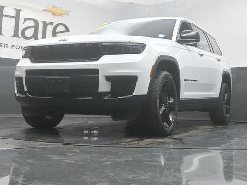 Bright White Clearcoat 2023 Jeep Grand Cherokee L Laredo
