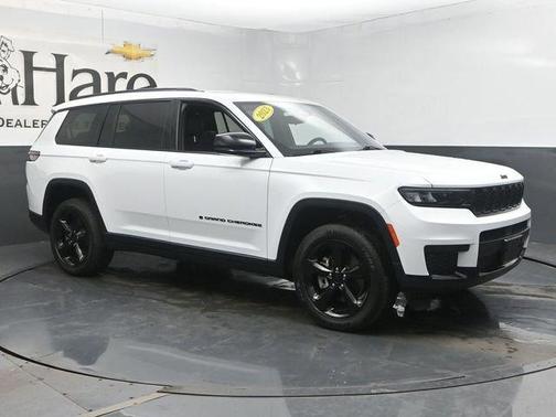 Bright White Clearcoat 2023 Jeep Grand Cherokee L Laredo