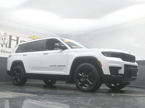 Bright White Clearcoat 2023 Jeep Grand Cherokee L Laredo