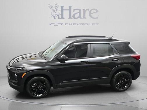 Mosaic Black Metallic 2026 Chevrolet Trailblazer LT