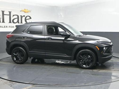 Mosaic Black Metallic 2026 Chevrolet Trailblazer LT