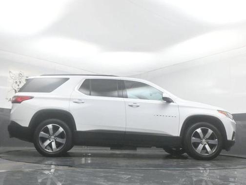 Summit White 2021 Chevrolet Traverse LT Leather