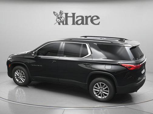 Mosaic Black Metallic 2022 Chevrolet Traverse LT Cloth