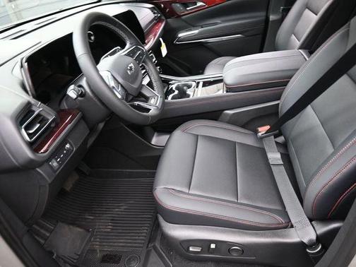 Sandstone Gray 2026 Chevrolet Traverse Z71