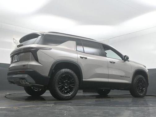 Sandstone Gray 2026 Chevrolet Traverse Z71