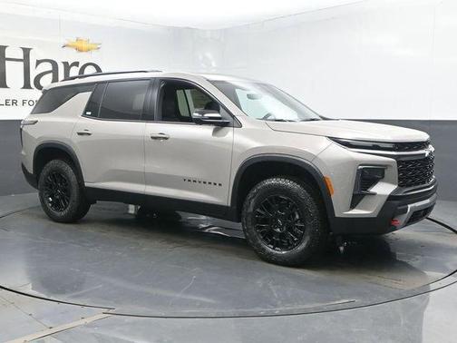 Sandstone Gray 2026 Chevrolet Traverse Z71