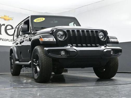 Black Clearcoat 2023 Jeep Wrangler Sahara