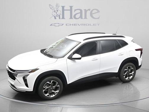 Summit White 2025 Chevrolet Trax LT
