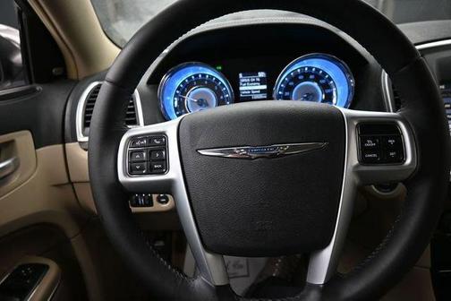 Bright White 2011 Chrysler 300 Limited