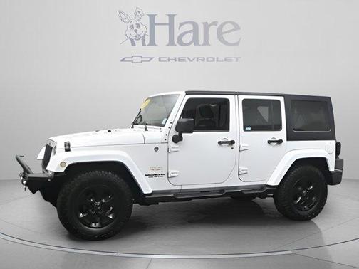 Bright White 2013 Jeep Wrangler Unlimited Sahara