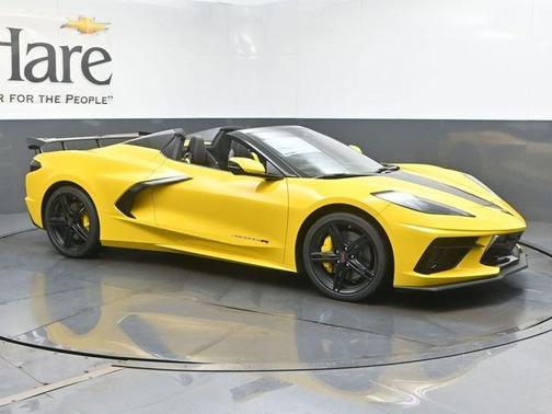 Yellow 2026 Chevrolet Corvette Stingray w/2LT