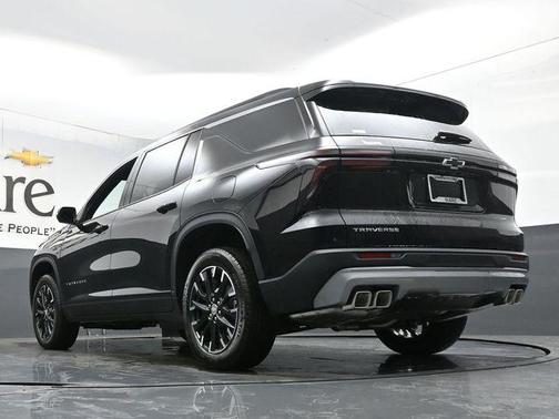 Mosaic Black Metallic 2026 Chevrolet Traverse LT