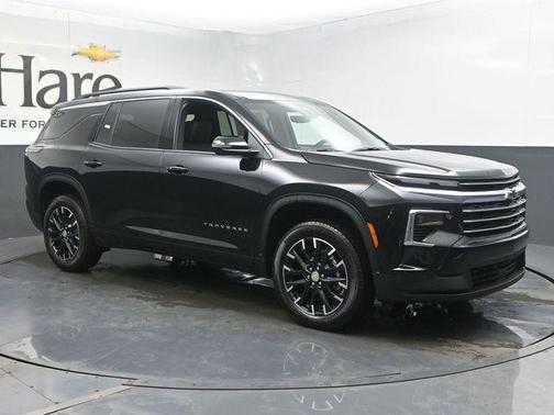 Mosaic Black Metallic 2026 Chevrolet Traverse LT