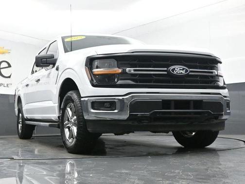 Oxford White 2025 Ford F-150 XLT