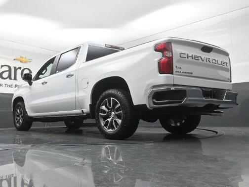 Summit White 2024 Chevrolet Silverado 1500 LT