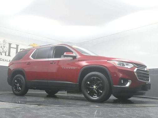 Cajun Red Tintcoat 2020 Chevrolet Traverse LT Cloth