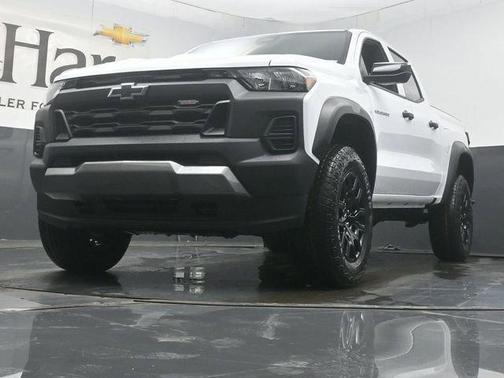 Summit White 2026 Chevrolet Colorado Trail Boss