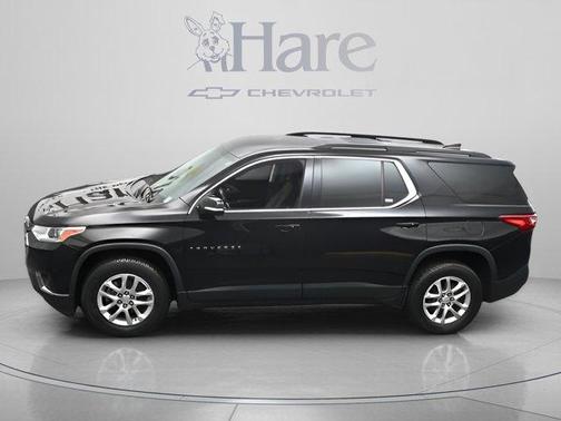 Mosaic Black Metallic 2020 Chevrolet Traverse LT Cloth