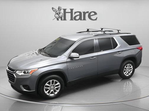 Satin Steel Metallic 2021 Chevrolet Traverse LT Cloth