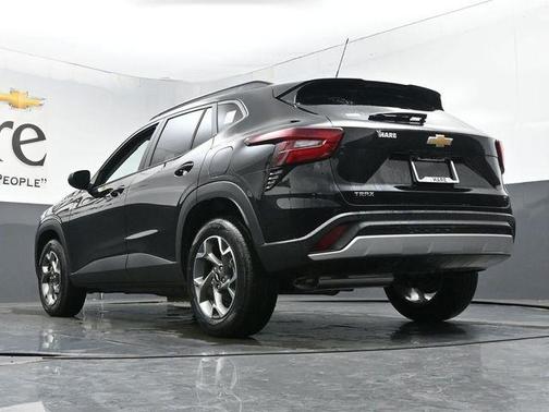 Mosaic Black Metallic 2026 Chevrolet Trax LT