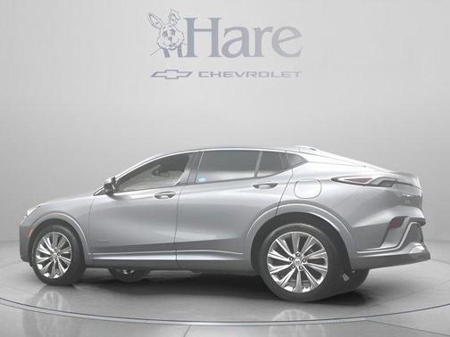 Moonstone Gray Metallic 2025 Buick Envista Avenir