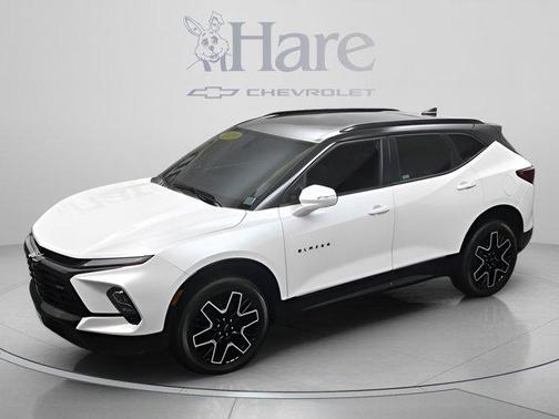 Iridescent Pearl Tricoat 2023 Chevrolet Blazer RS