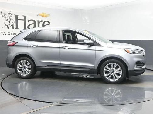 Silver Metallic 2020 Ford Edge Titanium SUV