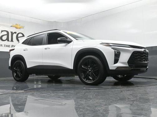 Summit White 2026 Chevrolet Trax ACTIV