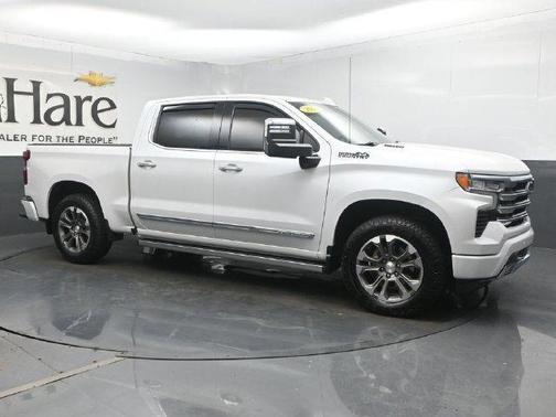 Iridescent Pearl Tricoat 2023 Chevrolet Silverado 1500 High Country