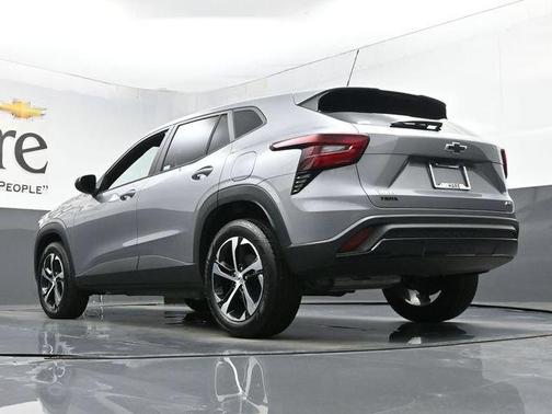 Sterling Gray Metallic 2026 Chevrolet Trax 1RS