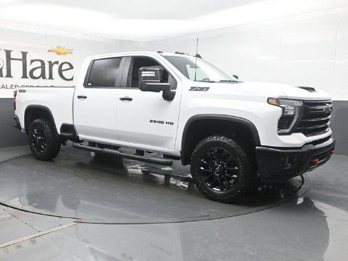 Summit White 2026 Chevrolet Silverado 2500 LT