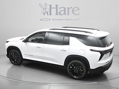 Summit White 2026 Chevrolet Traverse LT