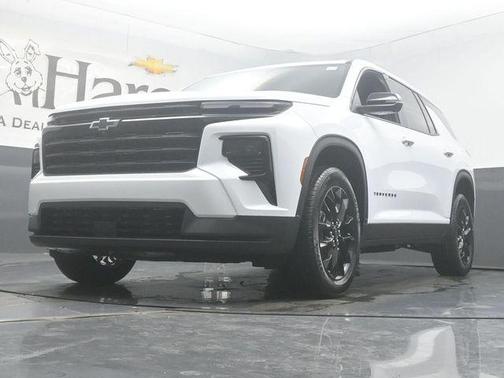 Summit White 2026 Chevrolet Traverse LT