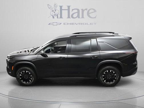 Mosaic Black Metallic 2026 Chevrolet Traverse Z71