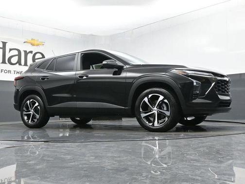 Mosaic Black Metallic 2026 Chevrolet Trax 1RS
